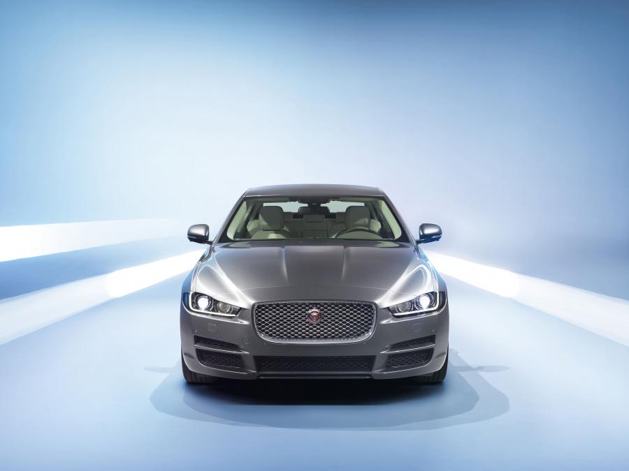  Jaguar XE Portfolio 2015 года  (фото 4 из 30)